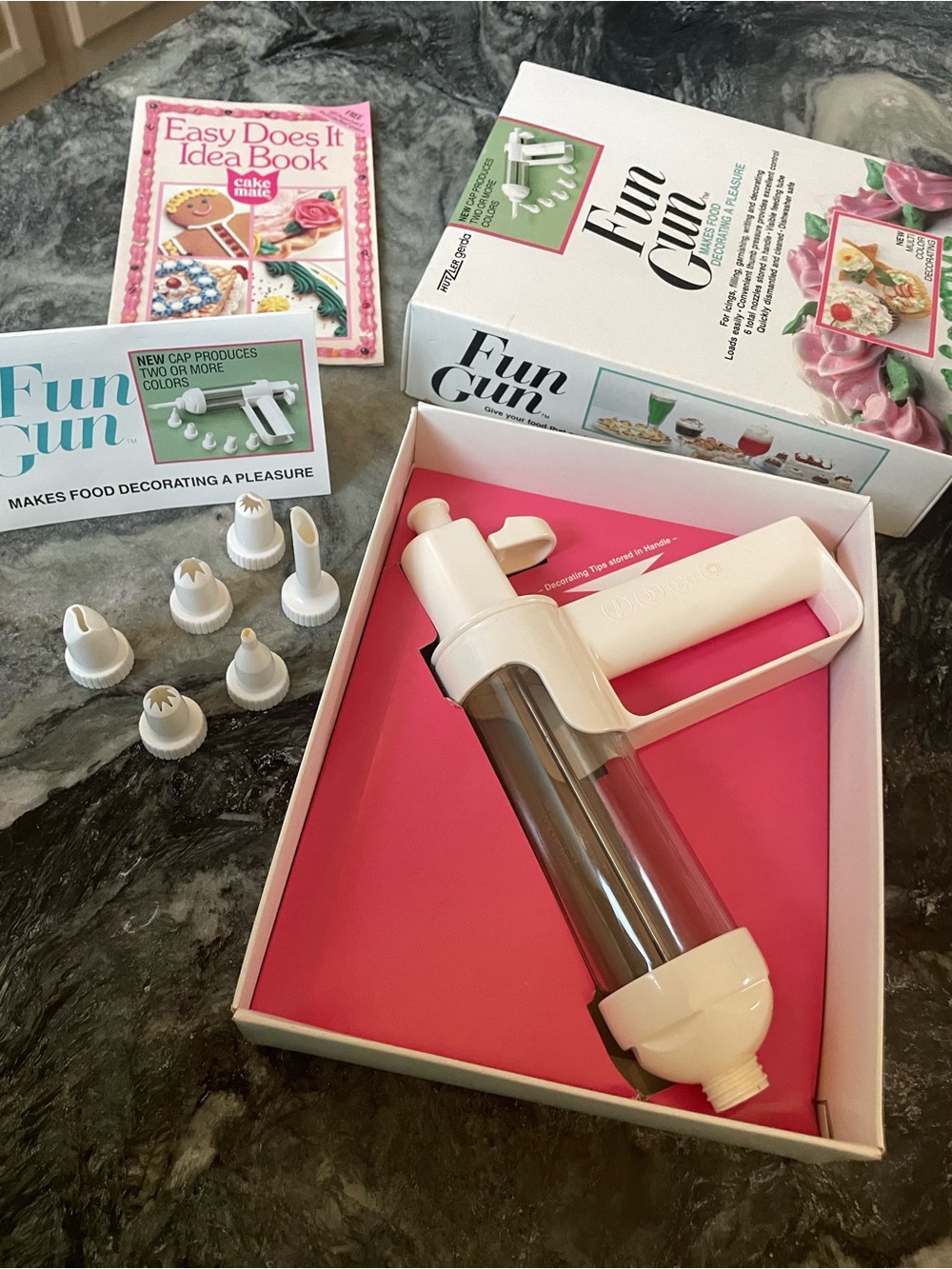 “Fun Gun” icing piping gun